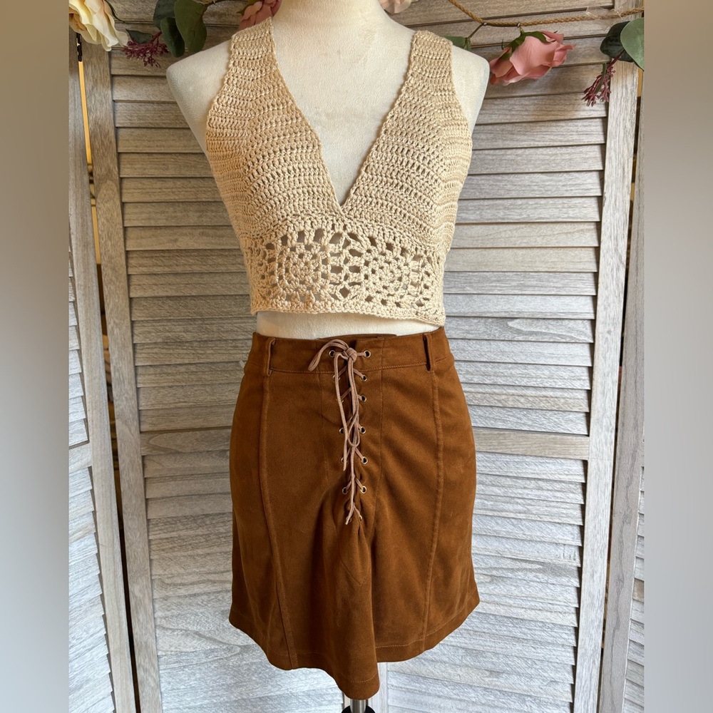 BOHO Style Crochet Knit Cropped Halter Top Beige Women’s SZ LG (halter top only)